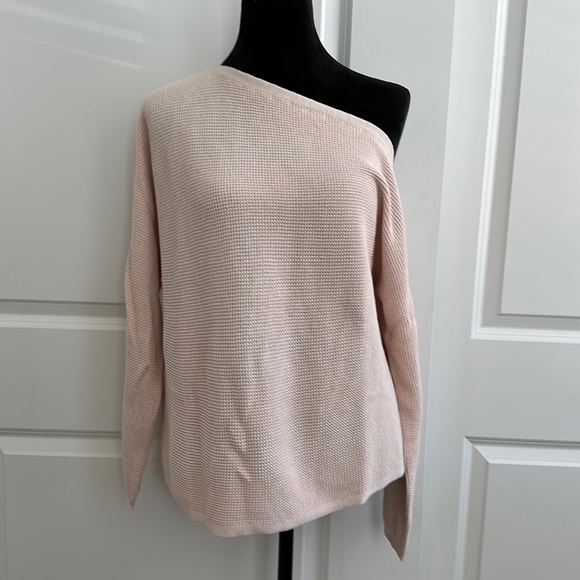 NWOT Treasure & Bond off the shoulder sweater - Picture 1 of 4